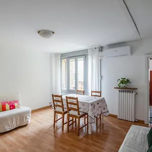 - Piazza Dei Signori Flats Appartamento